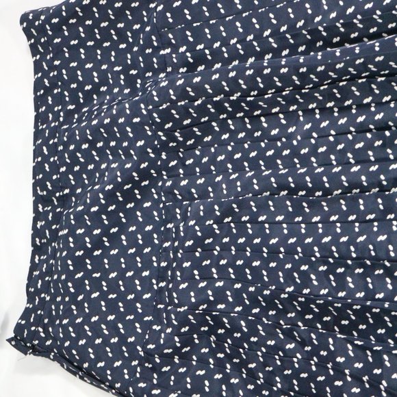 VTGFlowy Printed and Pleated A-Line Skirt Sz 10 US - Picture 7 of 13